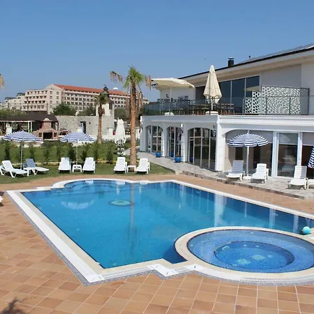 Silver Palms Otel